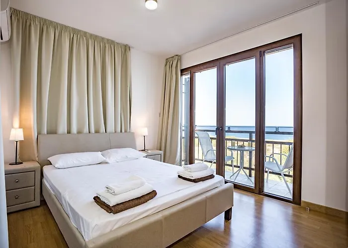 Villa Greko Mare Front Line Protarász